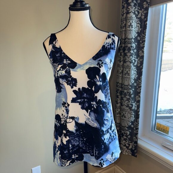 Chic by Jacob Blouse blue and white top shirt Women's Size M - Picture 1 of 5